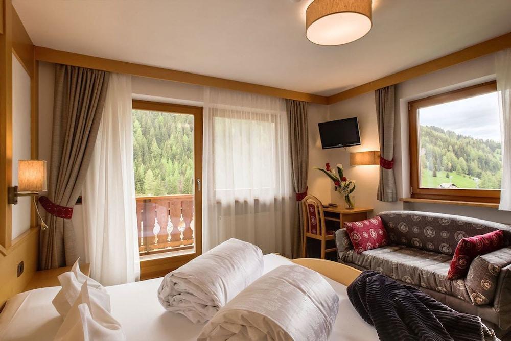 Hotel Muliac Selva di Val Gardena Bagian luar foto