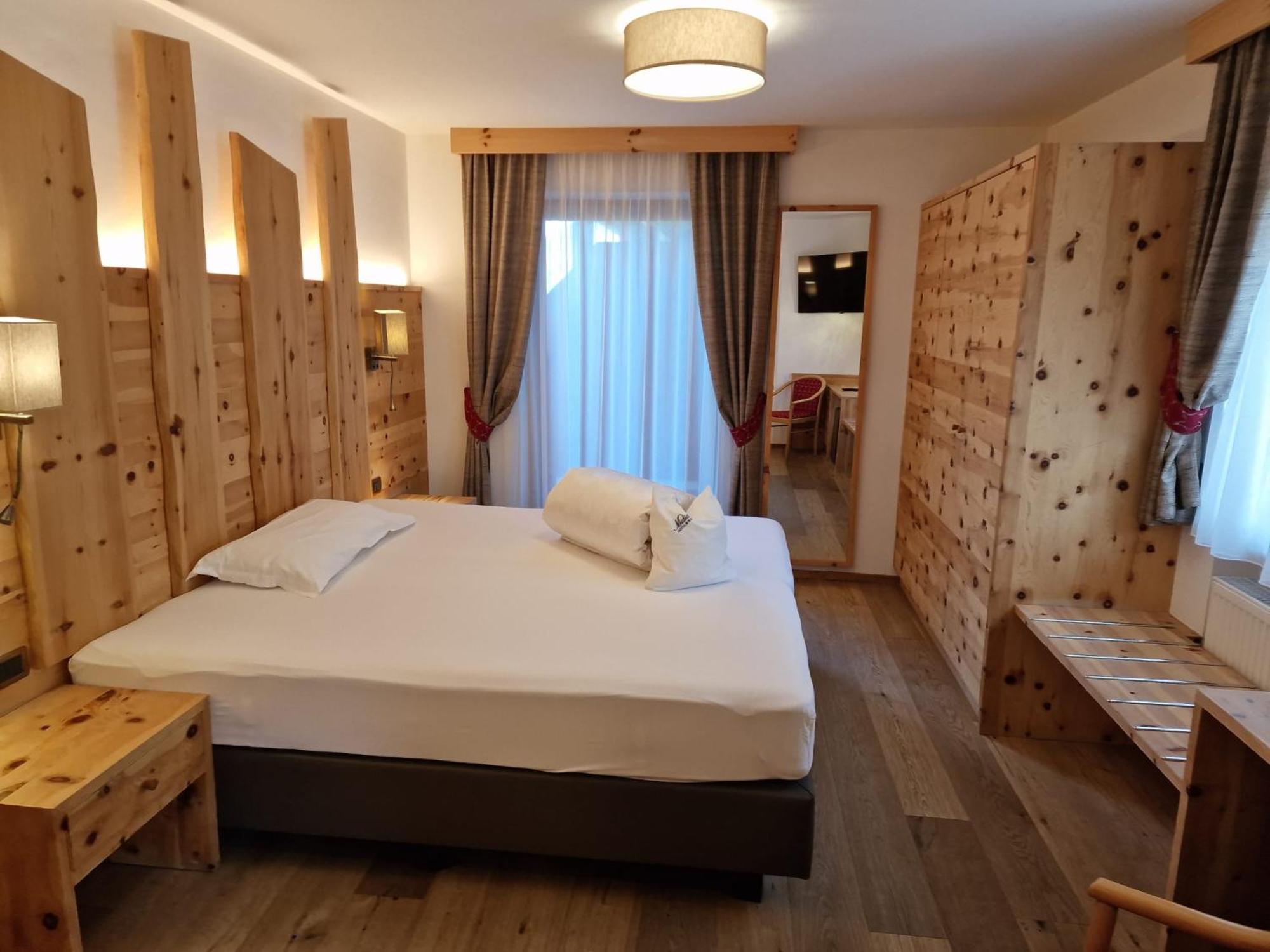 Hotel Muliac Selva di Val Gardena Bagian luar foto