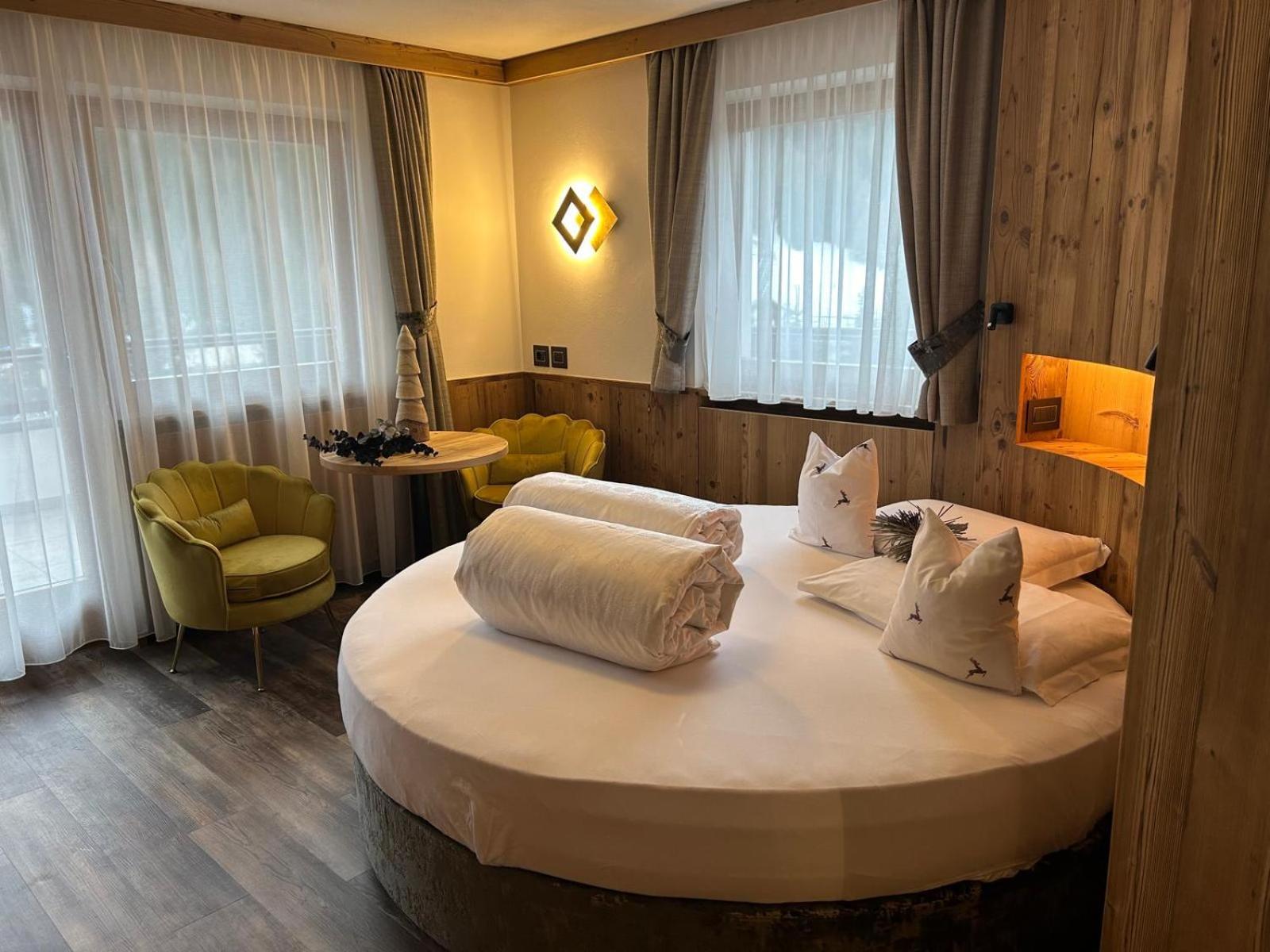 Hotel Muliac Selva di Val Gardena Bagian luar foto