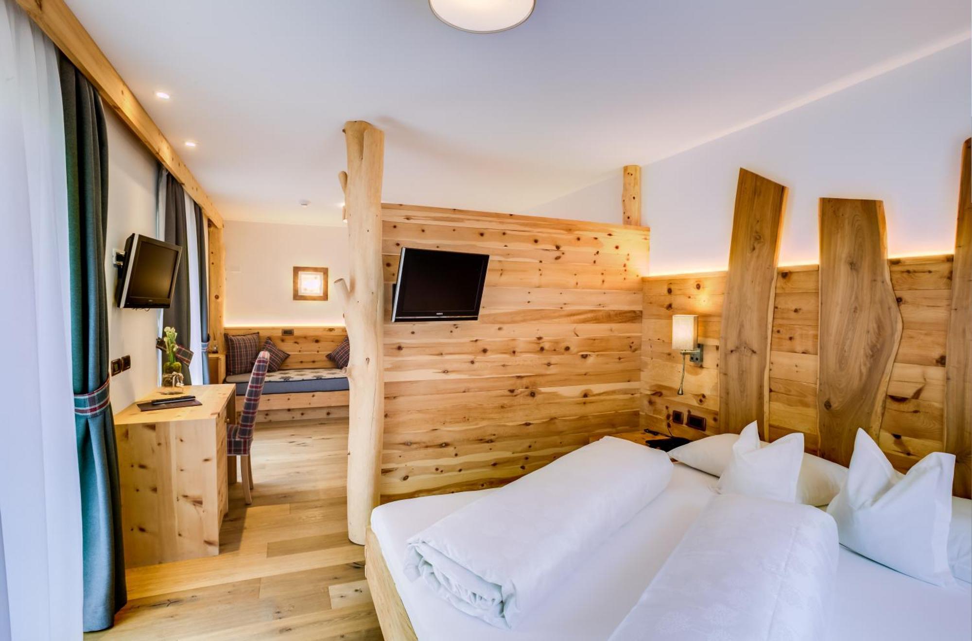 Hotel Muliac Selva di Val Gardena Bagian luar foto